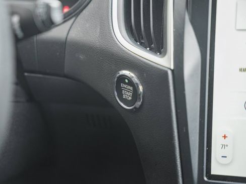 Certified 2022 Ford Edge SE w/ Black Appearance Package image 26