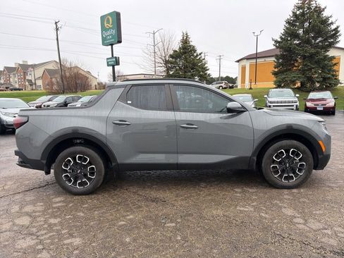 Used 2023 Hyundai Santa Cruz SEL Premium image 2