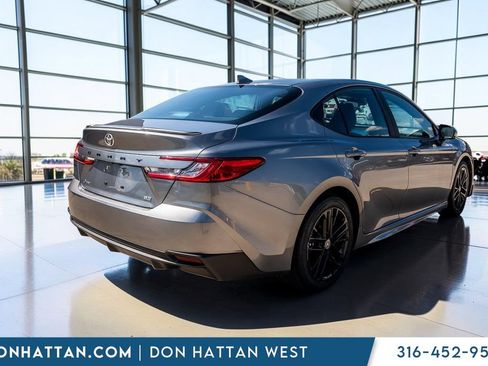 Used 2025 Toyota Camry SE FWD image 30