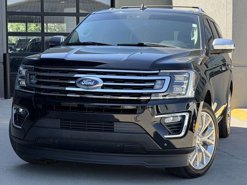 Used 2019 Ford Expedition Platinum AWD/4WD image 3