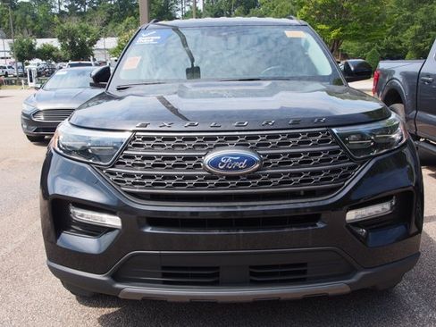 Certified 2024 Ford Explorer XLT w/ Equipment Group 202A AWD/4WD image 3