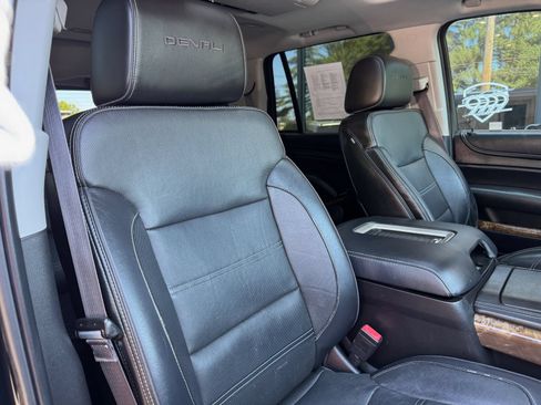 Used 2015 GMC Yukon Denali w/ Premium Package AWD/4WD image 27