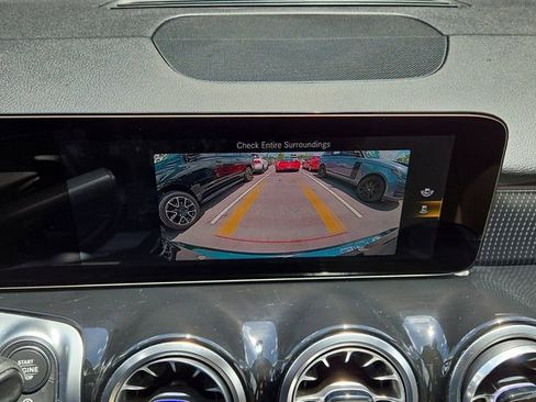 Used 2022 Mercedes-Benz GLB 250 image 21