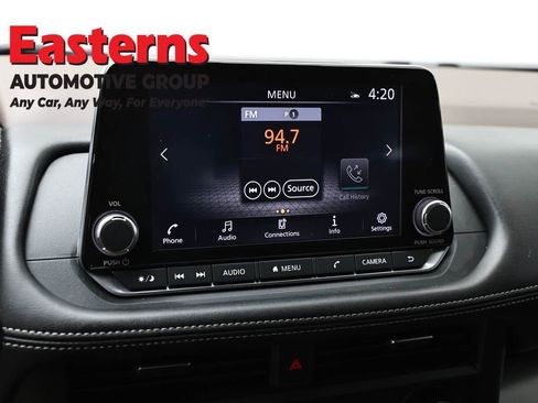 Used 2023 Nissan Rogue SV FWD image 18