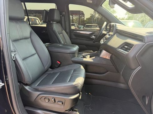 Used 2023 Chevrolet Suburban RST w/ Sport Performance Package AWD/4WD image 3
