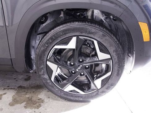 Used 2024 Kia Seltos EX image 13