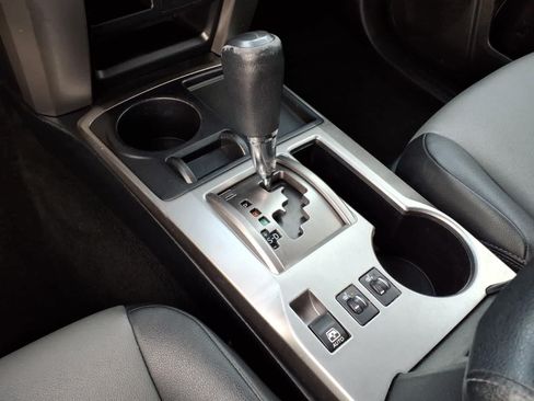 Used 2020 Toyota 4Runner SR5 Premium w/ Moonroof Package RWD image 22