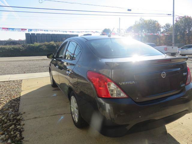 Used 2015 Nissan Versa SV FWD image 5
