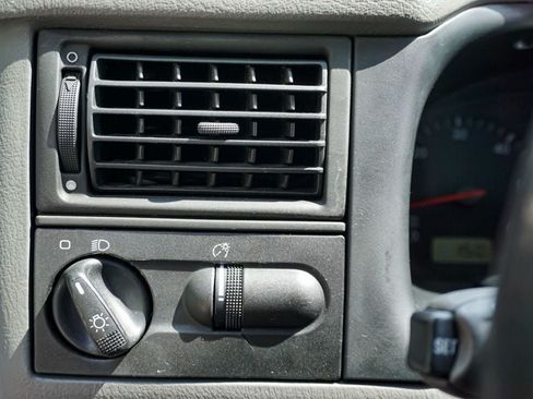 Used 2000 Volkswagen Eurovan Camper FWD image 45