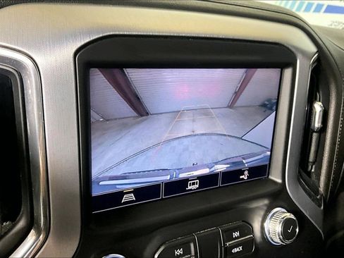 Used 2022 GMC Sierra 1500 SLT w/ SLT Premium Plus Package AWD/4WD image 17