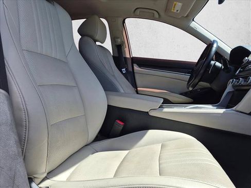 Used 2022 Honda Accord Touring image 22