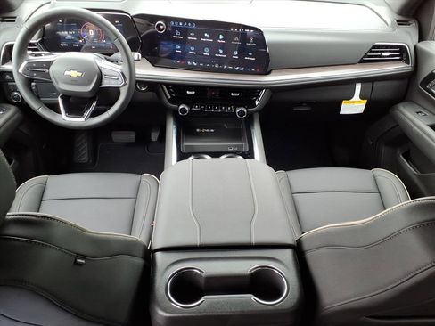 New 2026 Chevrolet Suburban Premier image 15