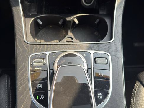Used 2018 Mercedes-Benz GLC 300 4MATIC w/ Multimedia Package image 11