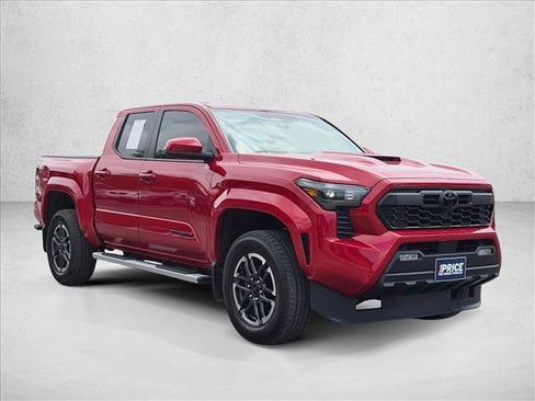 Used 2025 Toyota Tacoma TRD Sport RWD image 3