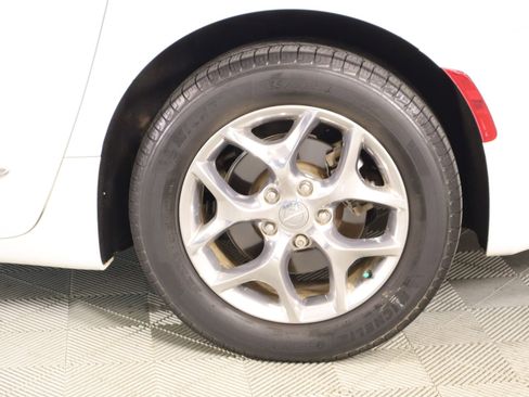 Used 2017 Chrysler Pacifica Limited w/ UConnect Theater Package image 22