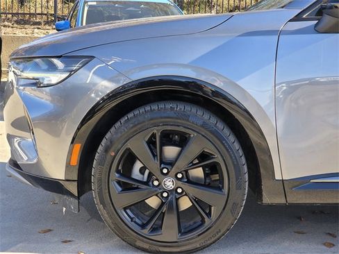 Used 2022 Buick Envision Essence w/ Technology Package I image 5