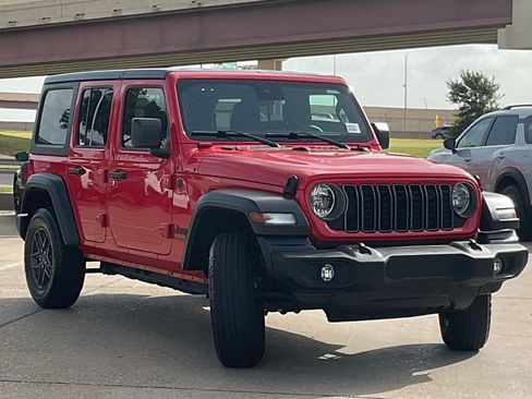 Used 2025 Jeep Wrangler Unlimited Sport AWD/4WD image 4