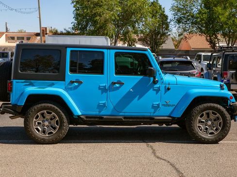 Used 2017 Jeep Wrangler Unlimited Sahara AWD/4WD image 4