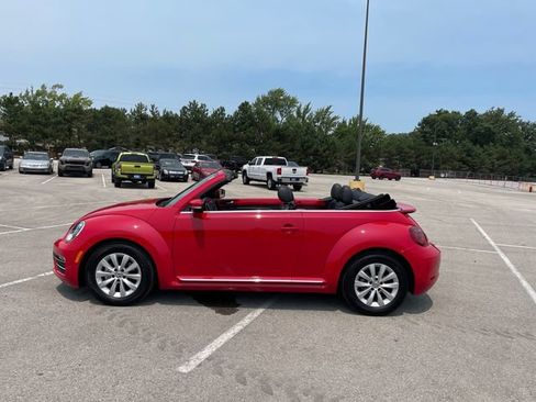 Used 2019 Volkswagen Beetle 2.0T FWD image 30