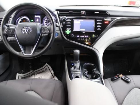 Used 2020 Toyota Camry LE w/ Fleet Convenience Package FWD image 2