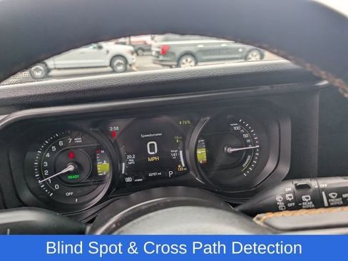 Used 2024 Jeep Wrangler Unlimited w/ Convenience Group image 18