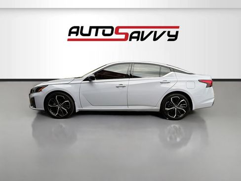 Used 2025 Nissan Altima 2.5 SR FWD image 4