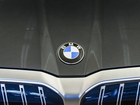 Used 2026 BMW 530i RWD image 8