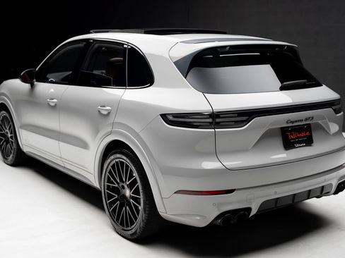 Used 2022 Porsche Cayenne GTS AWD/4WD image 24