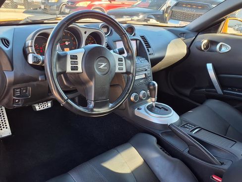 Used 2006 Nissan 350Z Touring image 4