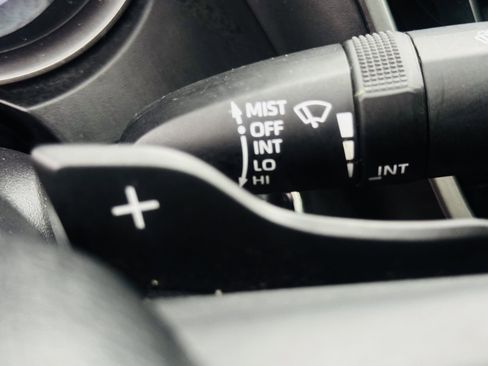 Used 2021 Toyota Camry SE image 30