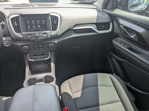 Used 2024 GMC Terrain SLE w/ Elevation Edition FWD image 17