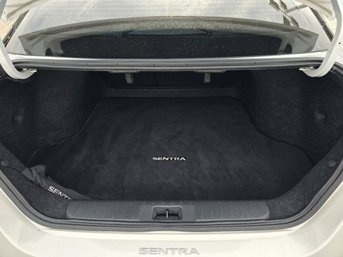 Used 2022 Nissan Sentra SR w/ Trunk Package FWD image 26