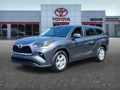 Used 2025 Toyota Highlander LE