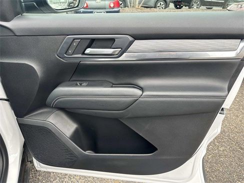 Used 2025 GMC Terrain Elevation image 8