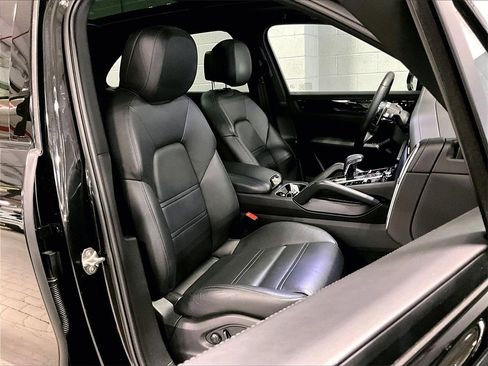 Certified 2023 Porsche Cayenne image 12