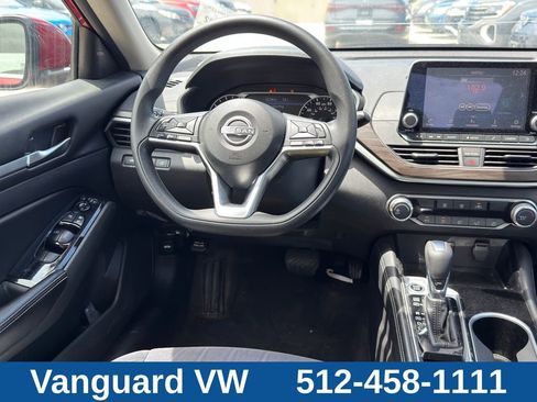Used 2023 Nissan Altima 2.5 SV FWD image 23