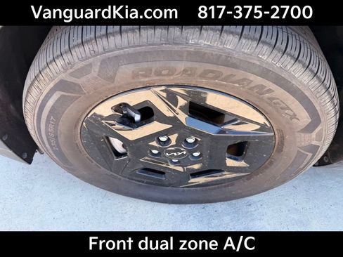 Certified 2026 Kia Carnival FWD image 8
