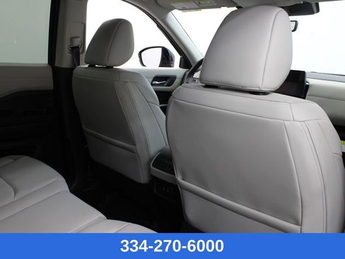 New 2026 Nissan Pathfinder SL image 18