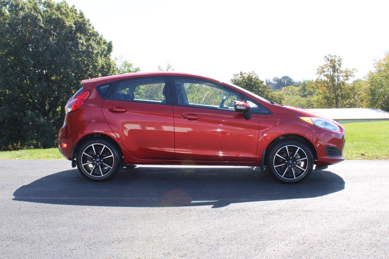 Used 2018 Ford Fiesta SE w/ Cold Weather Package FWD image 2