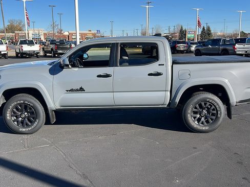 Used 2021 Toyota Tacoma SR5 image 6