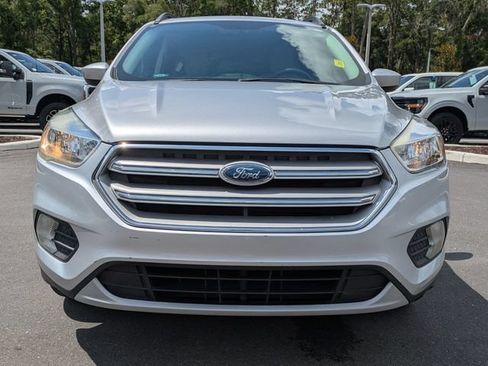 Used 2018 Ford Escape SE w/ SE Sync 3 Package FWD image 9