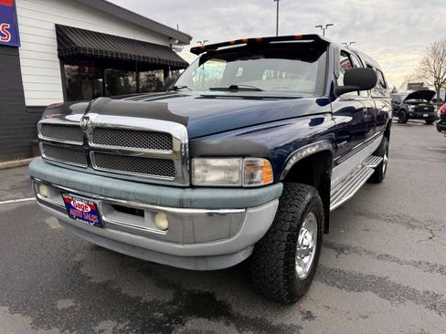 Used 2000 Dodge Ram 2500 Truck SLT image 2