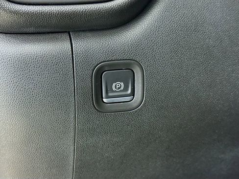 Used 2021 Chevrolet Silverado 1500 Custom image 10