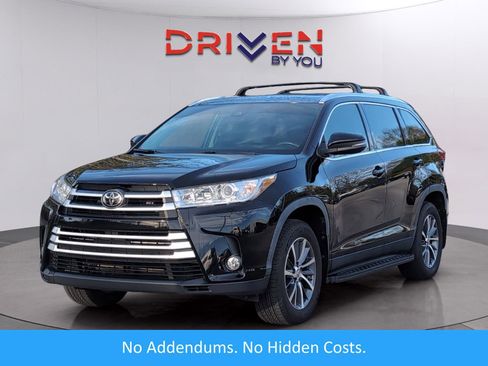 Used 2019 Toyota Highlander XLE image 1
