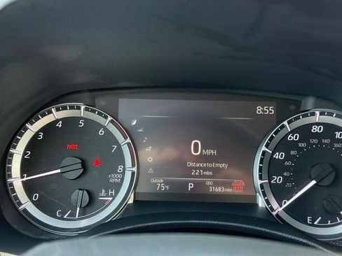 Used 2024 Toyota Highlander LE AWD/4WD image 23
