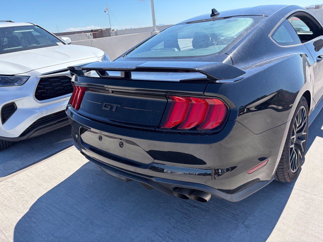 Used 2021 Ford Mustang GT Premium w/ GT Performance Package RWD image 4