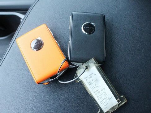 Used 2025 Volvo XC90 B5 Core image 25