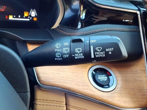 Used 2023 Jeep Grand Cherokee Summit AWD/4WD image 24