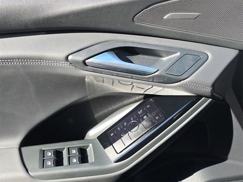 Used 2025 Audi Q6 e-tron Premium Plus w/ Premium Plus image 23