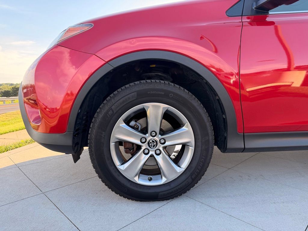 Used 2015 Toyota RAV4 XLE FWD image 14